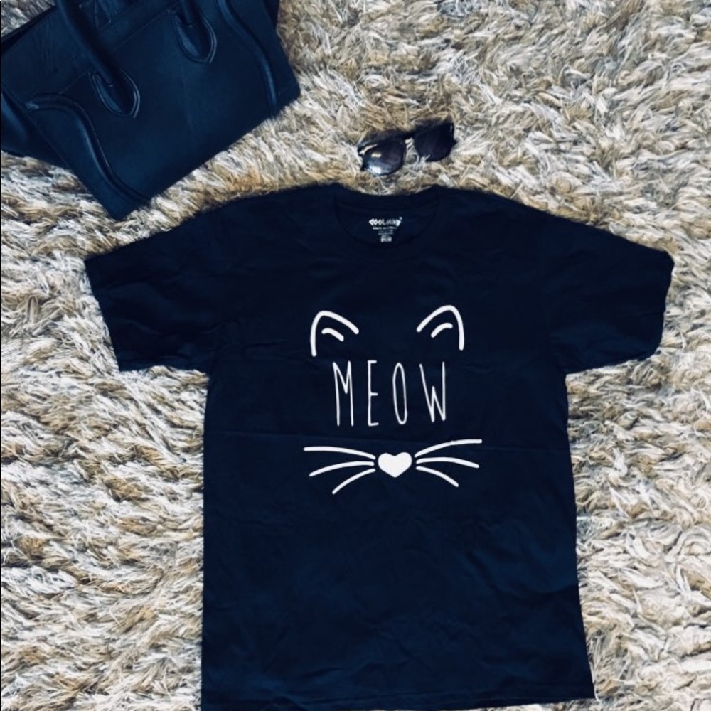 🛍 NWT MEOW 🐱 T-Shirt